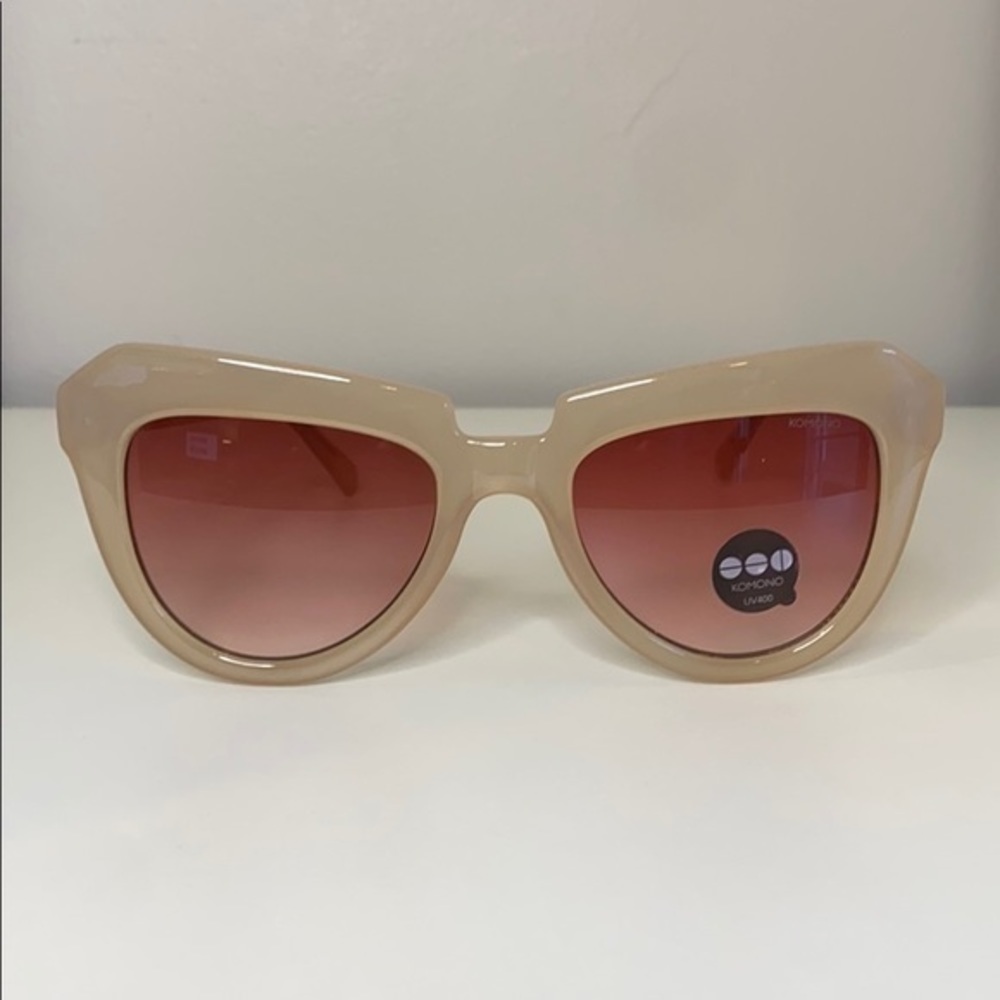 Komono Stella Cat Eye Pale Blush Sunglasses - Picture 4 of 13